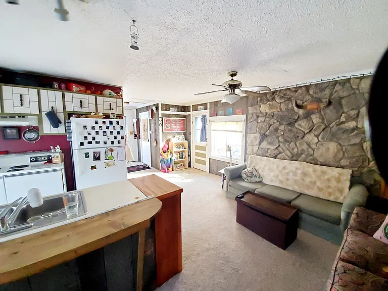 1730 W Mulberry St — Photo 14