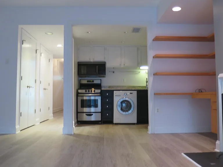 1617 Corcoran St NW — Photo 8