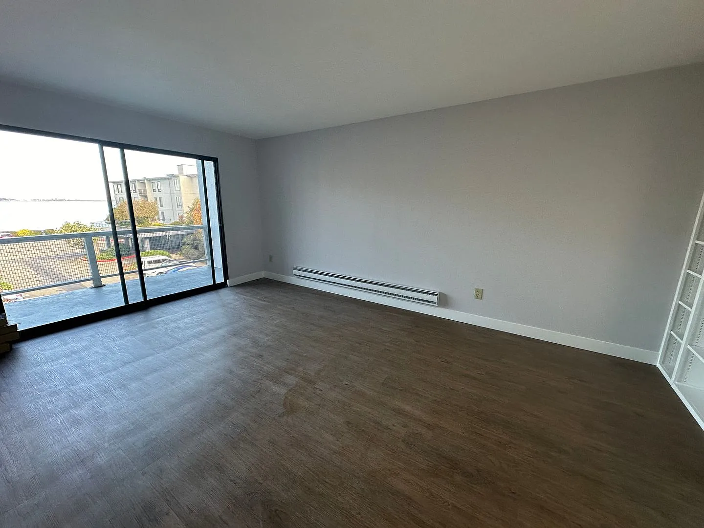 Two Bedroom Condo Available In Emeryville In Watergate Complex!! All Brand New!! — Photo 2