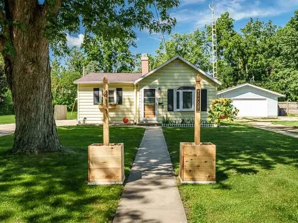 411 S Madison St, Evansville, WI 53536