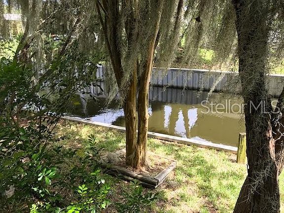 2nd image of 185 Palm Meadows Dr