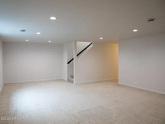 372 Wren Dr — Photo 20