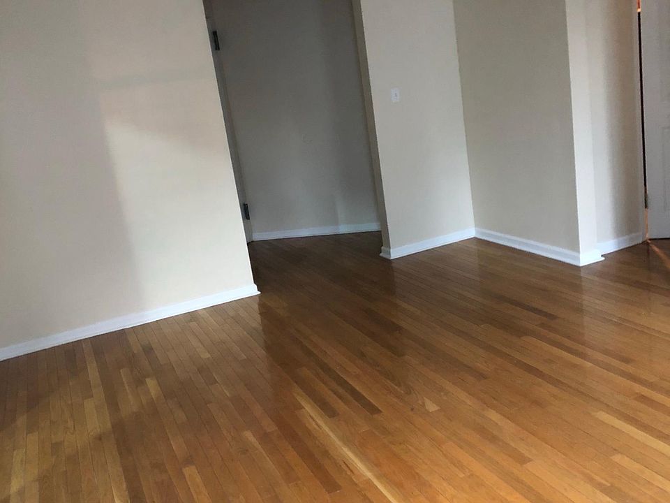2nd image of 1354 Commonwealth Ave