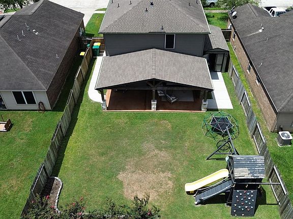 5th image of 102 Indigo Brush Dr