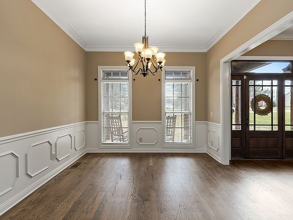 3rd image of 126 Brookview Dr