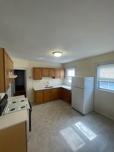 61 Robinson St #3 Photo 1