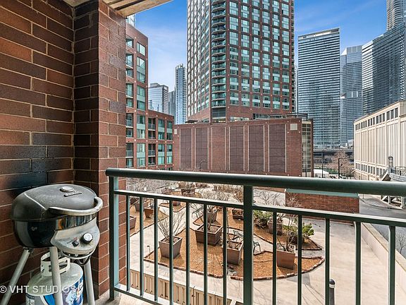 3rd image of 440 N McClurg Ct APT 501