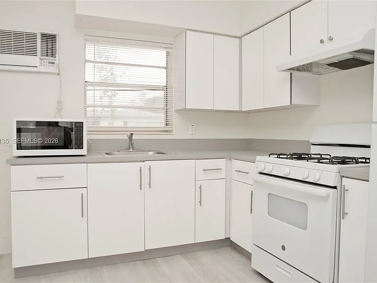 2206 Fillmore St #1 — Photo 6