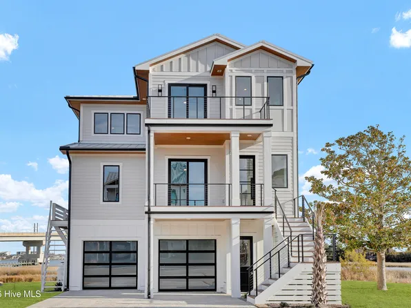 113 Diamond Pt Court, Surf City, NC 28445