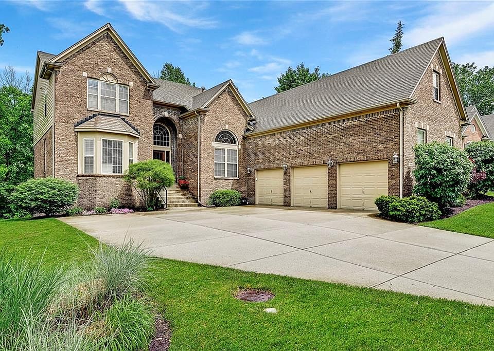 1st image of 7995 Fawnwood Dr
