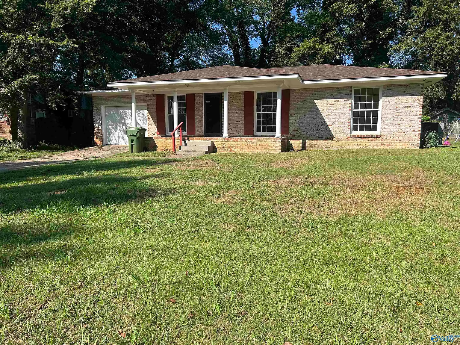 3 bed, 1.5 bath, 1107 sqft, $1,250 — Photo 1