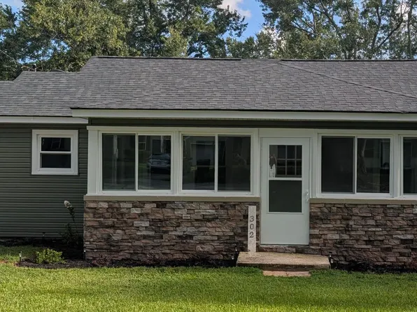 302 Pennsylvania Ave, Carrollton, GA 30117