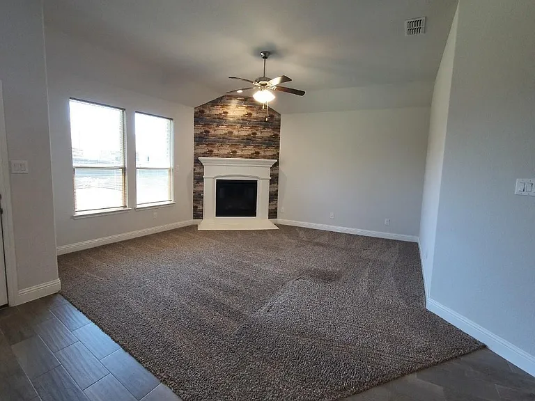 1801 Spinnaker Dr — Photo 3
