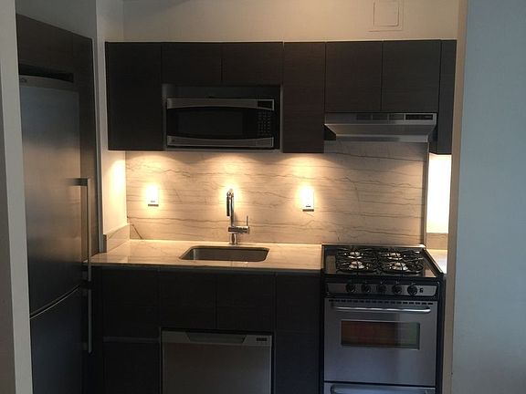 5th image of 400 E 58th St APT 10H