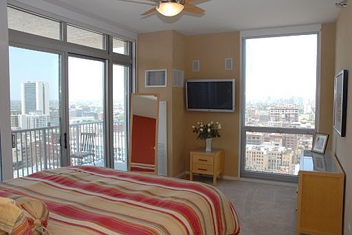 4th image of 200 W Grand Ave APT 2502
