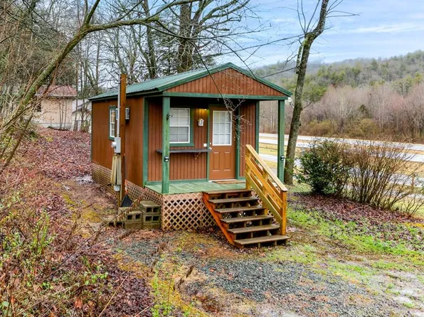 219 Old State Rd, Marble, NC 28905