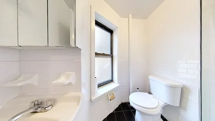 Rented by Bond New York | media 4