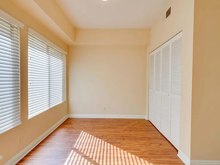 747 E California Blvd #4 — Photo 9
