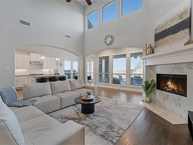 12615 Burnt Prairie Ln — Photo 10