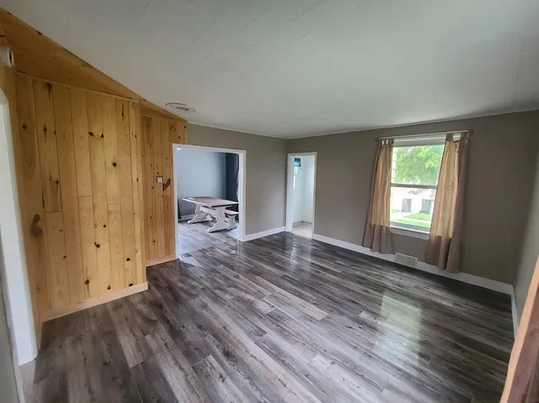 19 1st Ave NE, Elbow Lake, MN 56531