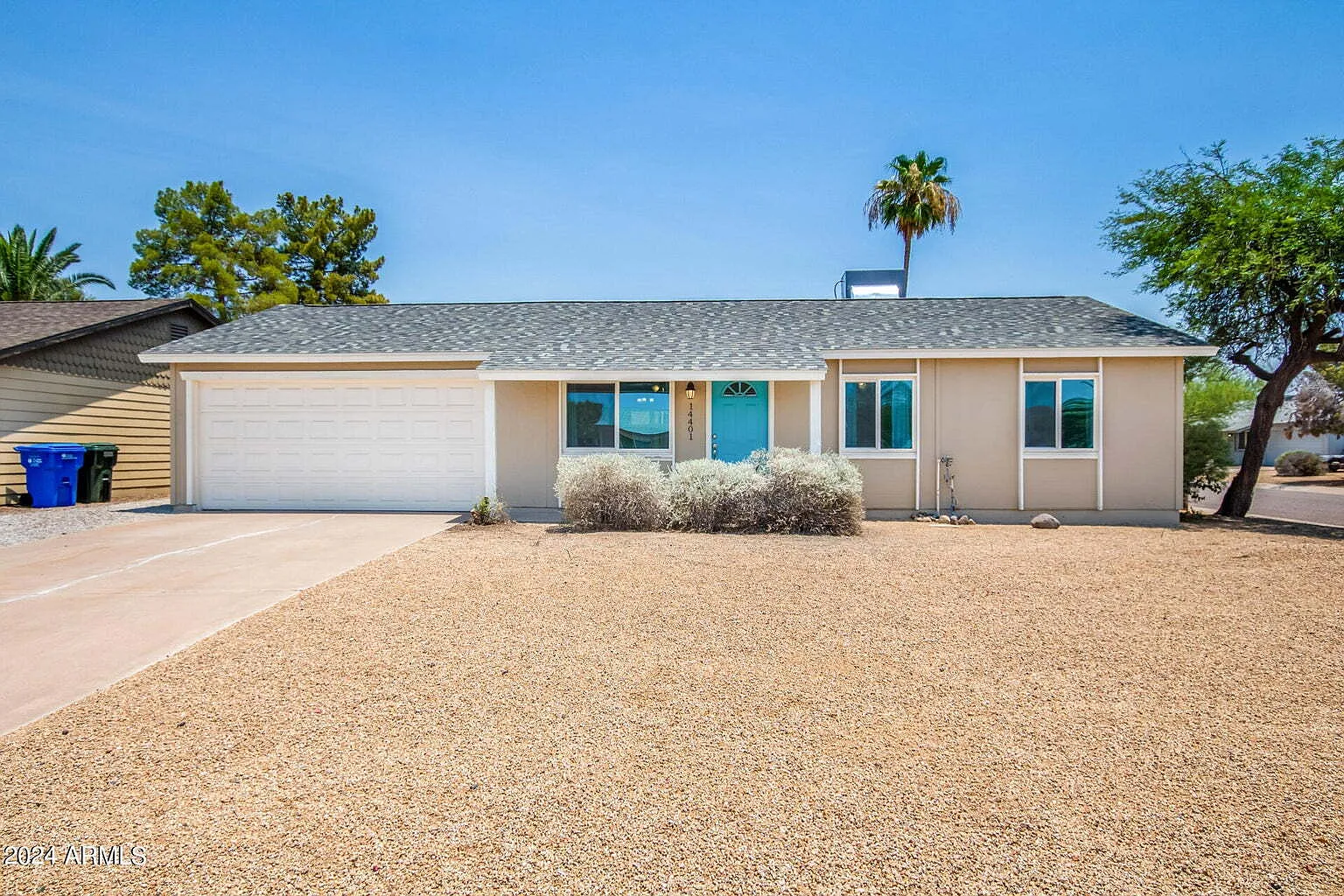 3 bed, 1.0 bath, 1114 sqft, $2,400 — Photo 2