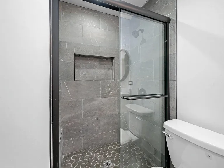 908 W 19th St #3 — Photo 21