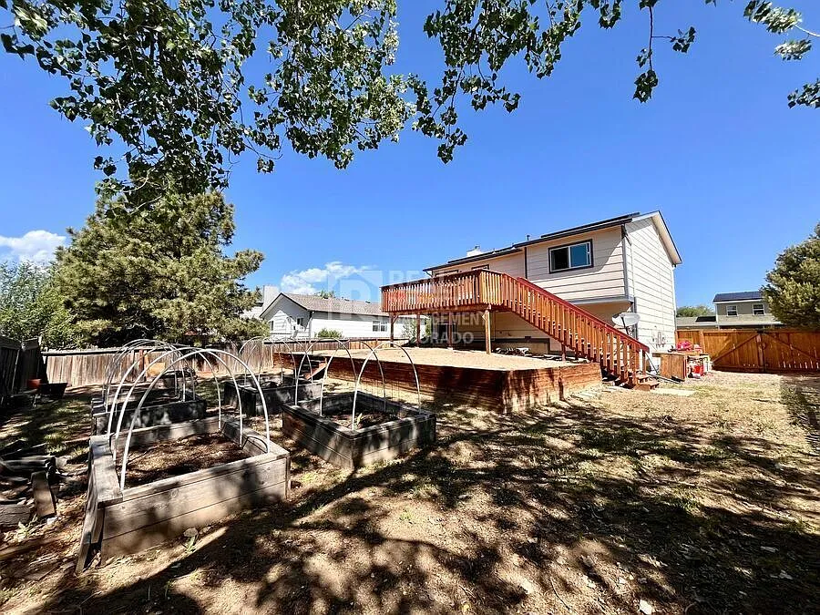 Building Photo - 613 Harvest Moon Rd