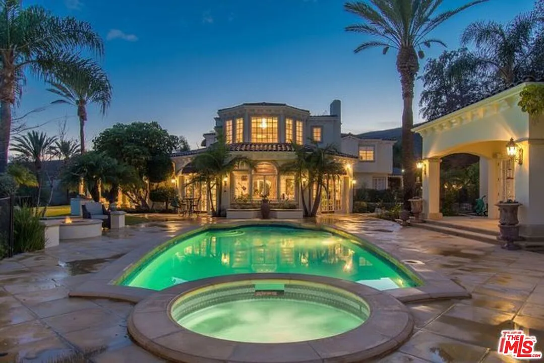7 bed, 5.5 bath, 9627 sqft, $21,995 — Photo 1