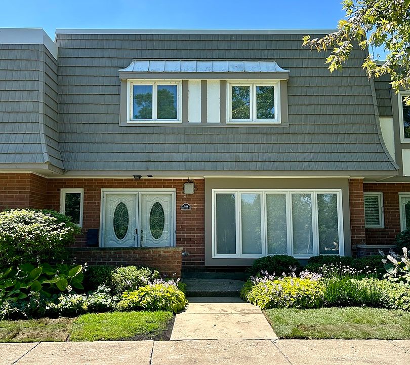 1st image of 1502 Concorde Cir #1502