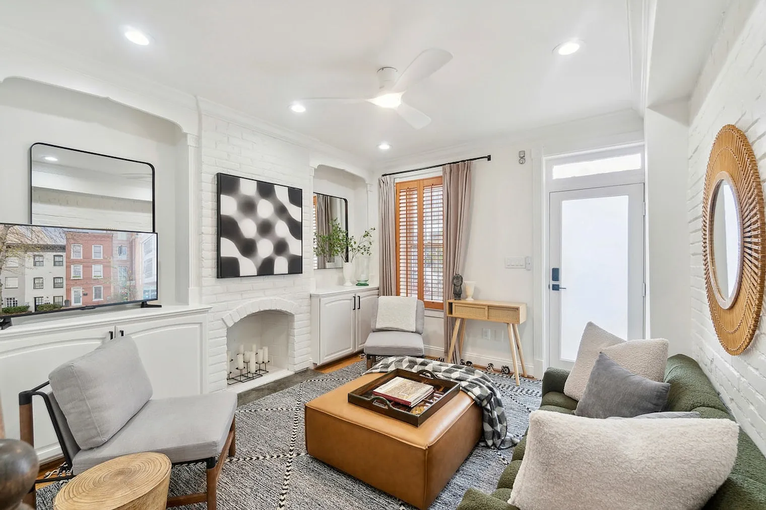 4 bed, 2.0 bath, $12,936 — Photo 1