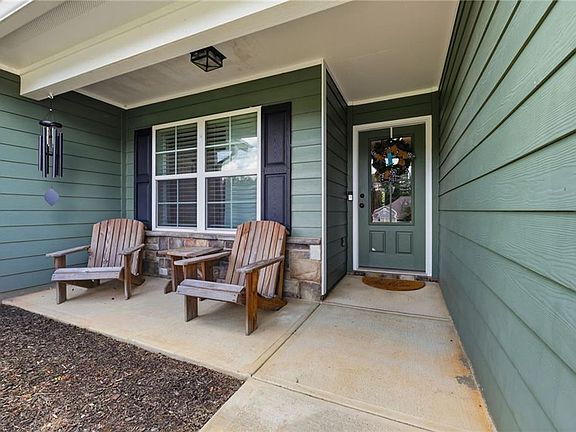 4th image of 179 Lee Road 2210