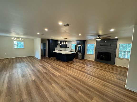 3rd image of 907 Beechgrove Ct