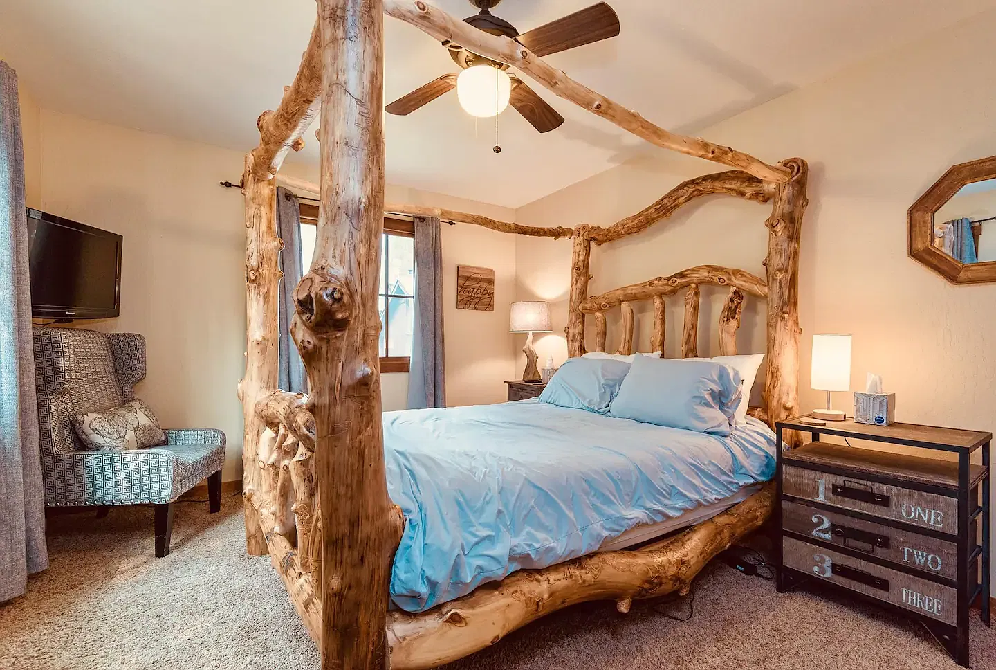 4 bed, 2408 sqft, $6,800 — Photo 4