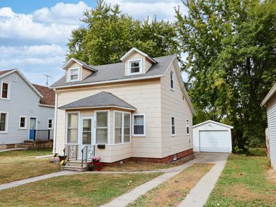 210 Elm St NE, Sleepy Eye, MN, 56085
