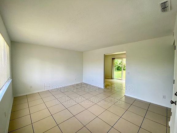 4th image of 4611 Plaza Hills Ln #B