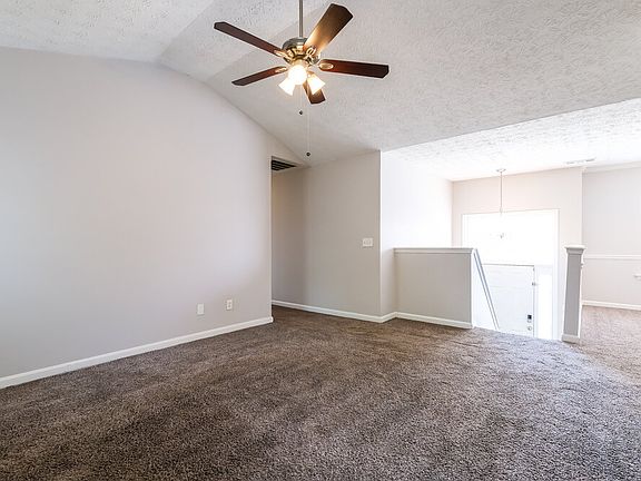 5th image of 430 Summer Hill Cir
