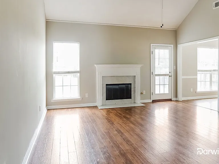 700 Waterford Ln — Photo 5