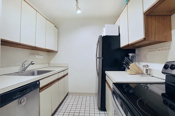 Sold by Corcoran | media 3