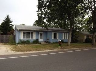 30 Maple St, Beachwood, NJ 08722