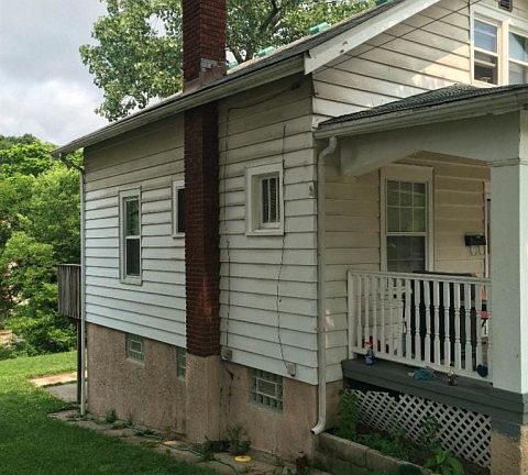 2nd image of 1245 McKeone Ave