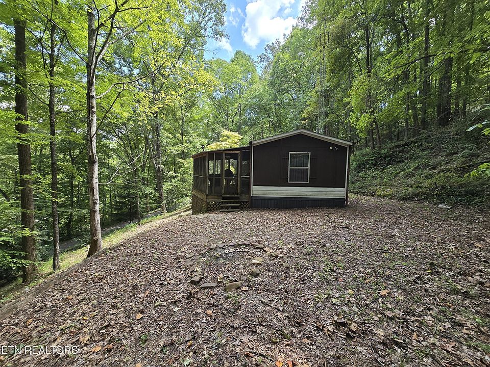 1st image of 165 Parkview Dr