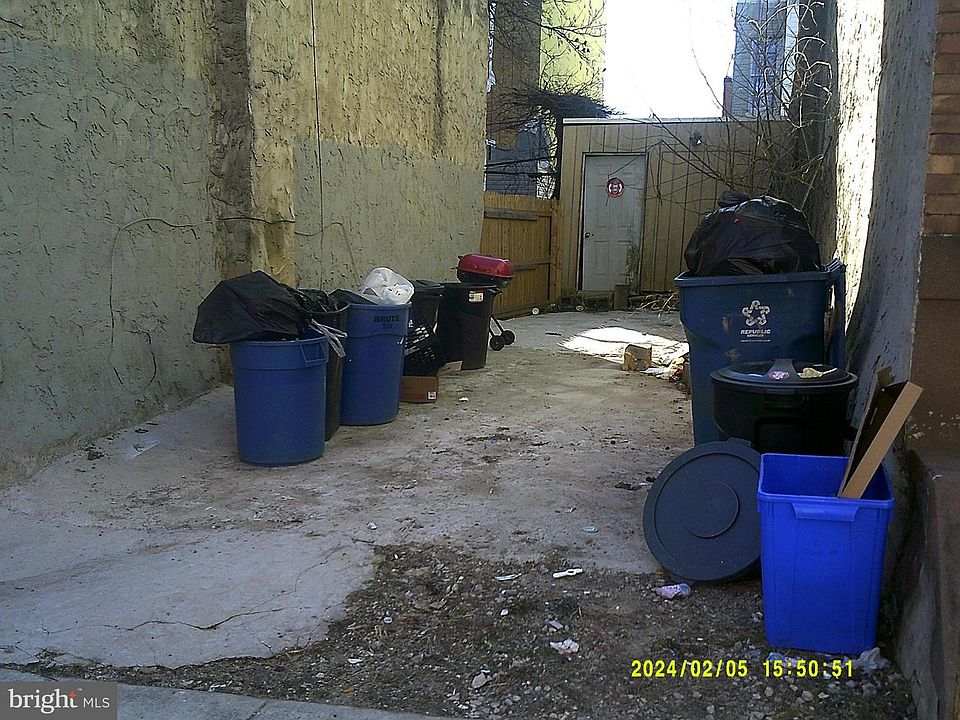 2nd image of 2136 E Birch St