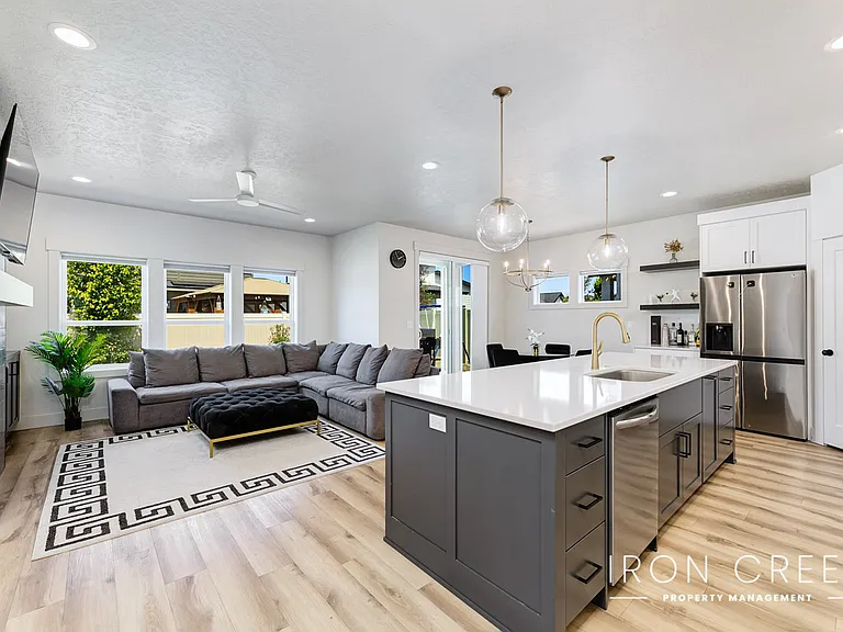 1478 W Fluorite St — Photo 4