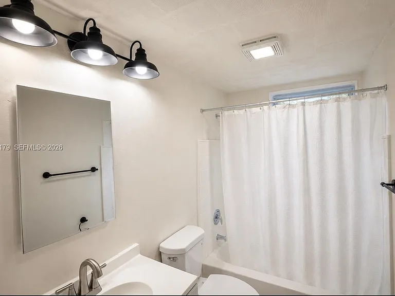 5623 NW 4th Ave #5623 — Photo 7