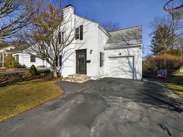 215 Walberta Rd, Syracuse, NY 13219