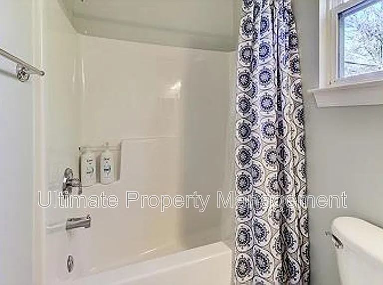 618 S 3rd St #2 — Photo 10