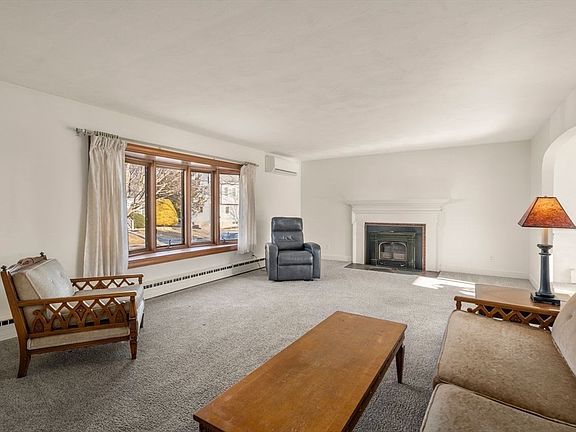 4th image of 167 Rock St