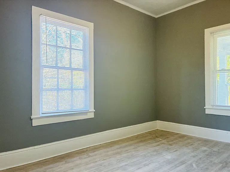 910 Walnut St — Photo 12