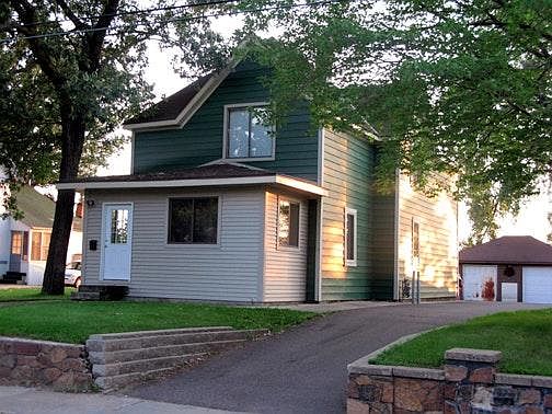 1st image of 423 9th Ave S