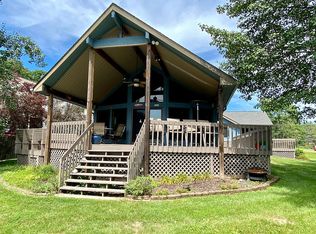 10371 W Pond Dr, Columbus, IN 47201